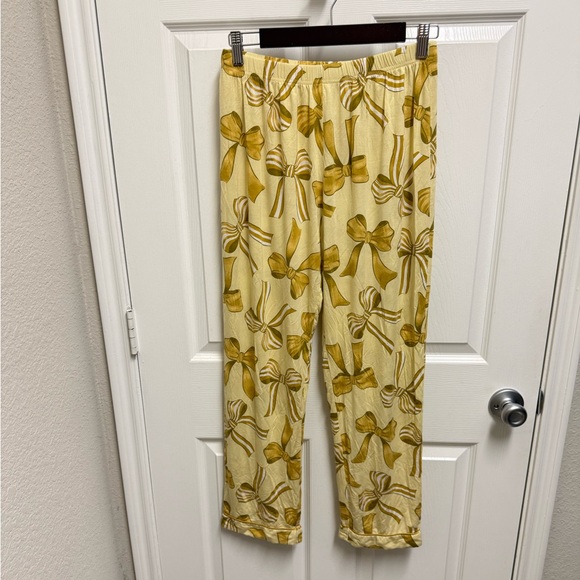 In My Sundays Yellow Bow Pajama Set - Picture 7 of 15